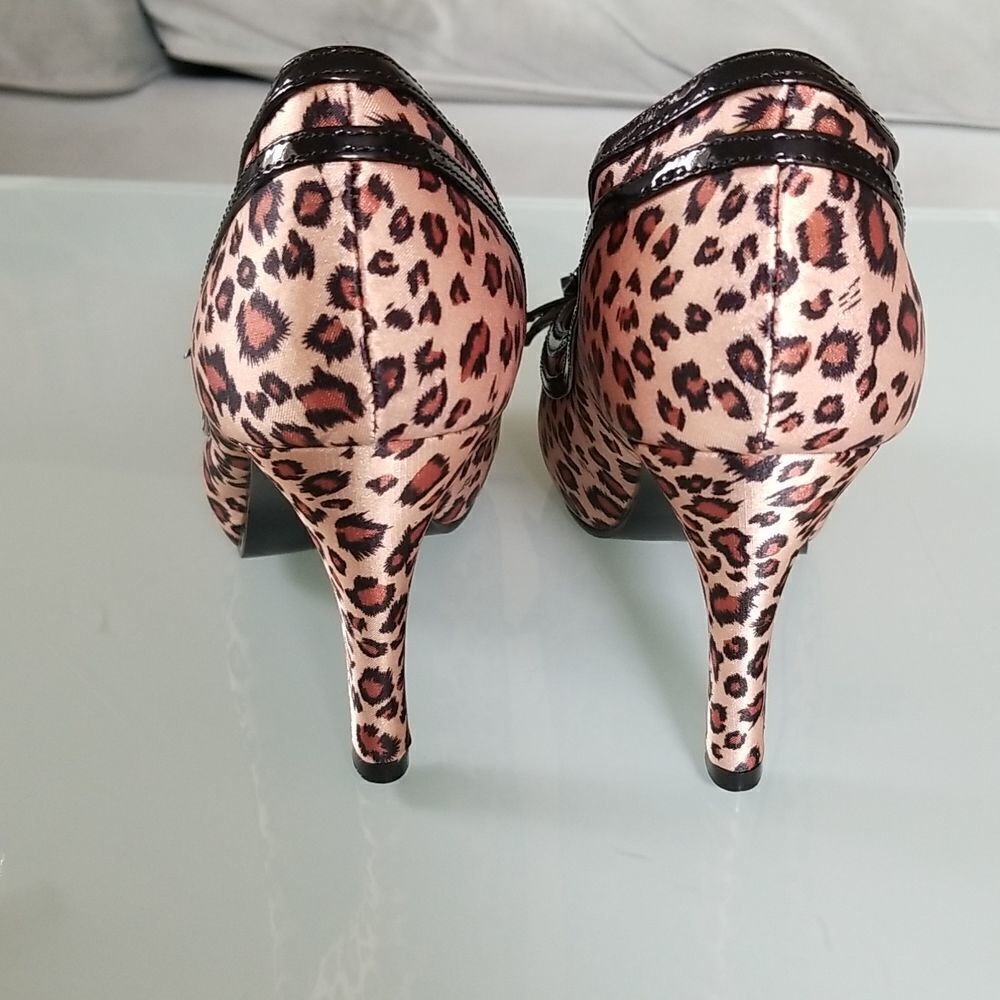 Funtasma Leopard Print Retro 50's Pin Up Peep Toe Heels Size 8 - Picture 3 of 12
